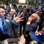 Borsa: nei primi sei mesi scambi scesi del 3%, Fineco prima per volumi intermediati