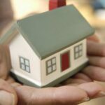 Acquisto casa, i giovani dipendono dai genitori